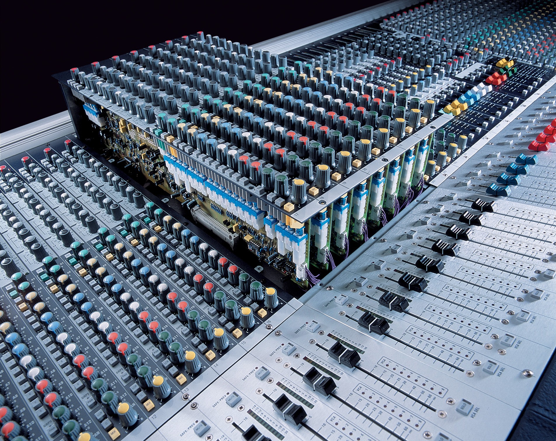 MH3 | Soundcraft - Professional Audio Mixers