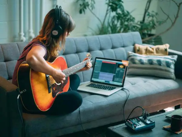Notepad Series | Soundcraft - Professional Audio Mixers