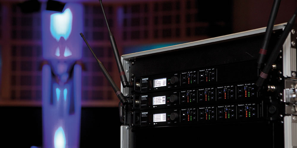 Soundcraft 新推出的 Vi5000 和 Vi7000 数字调音台内置了对 Shure ULX-D 和 QLX-D 数字无线系统的本地监听和控制功能