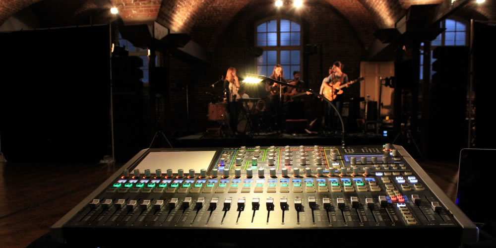 The Staves Find Perfect Harmony with HARMAN Soundcraft Si Performer 2 Digital Console and AKG Microphones