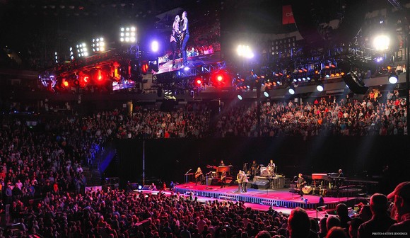 Martin by HARMAN Fixtures Illuminate Bruce Springsteen and the E Street Band on Legendary Tour