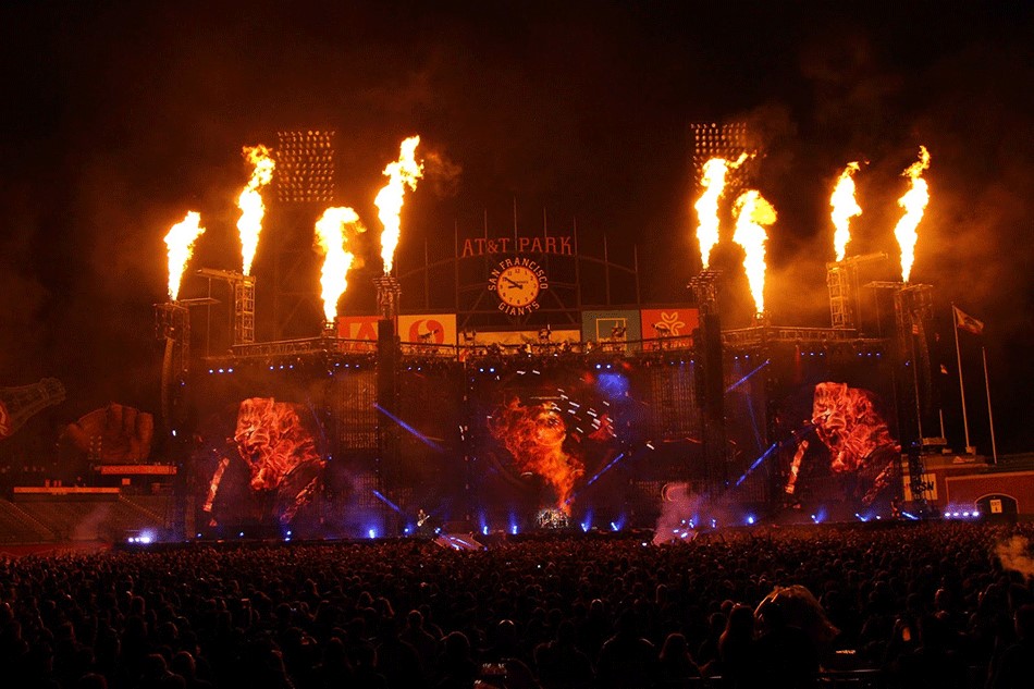 Metallica Turns Up the Live Performance Heat with the Atomic 3000 LED Strobe from Martin by HARMAN
