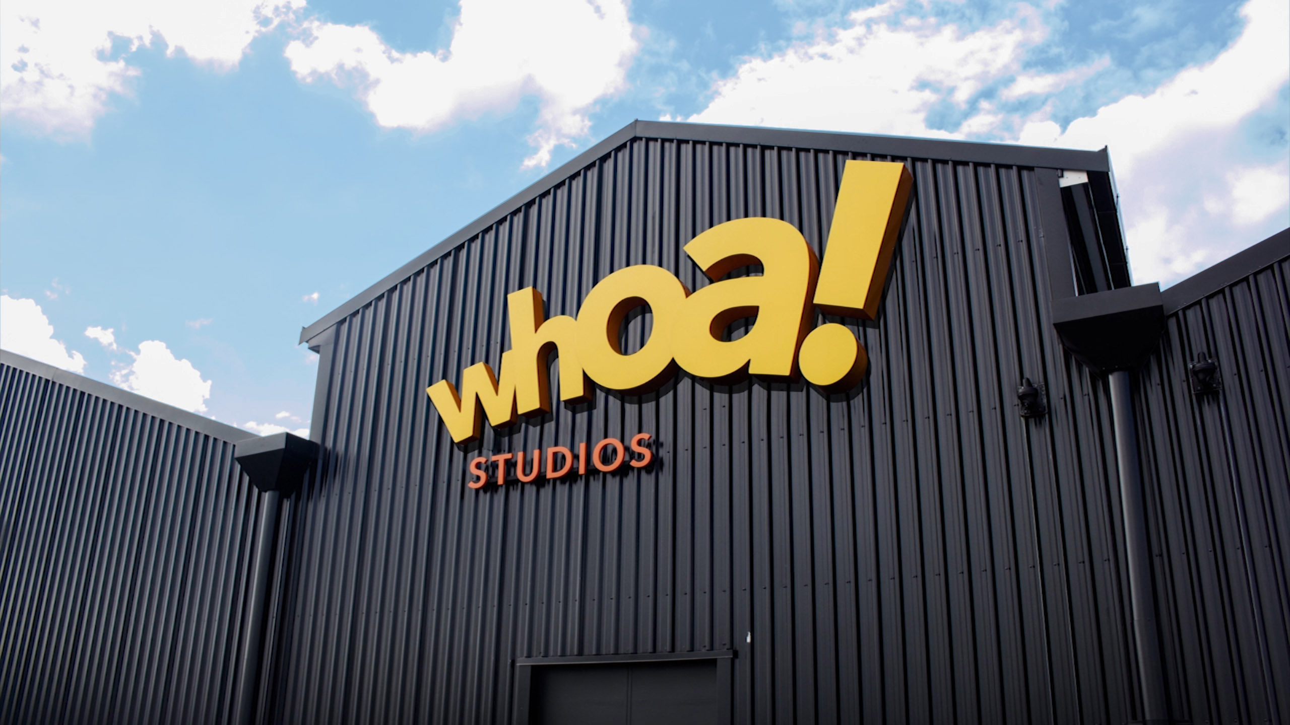 HARMAN 专业音视系统为 Whoa! Studios 提供难忘的现场体验