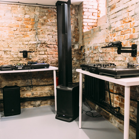 Uppercuts DJ Academy Stays on the Cutting-Edge of Music Education with HARMAN Professional Solutions