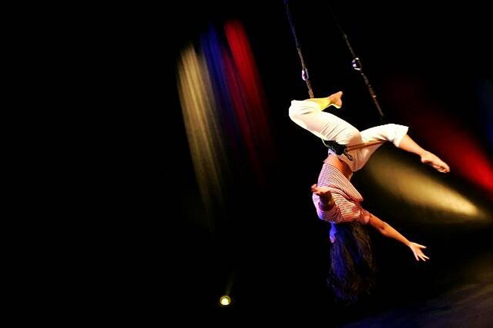 Air Dance Bernasconi in Holiday Flight