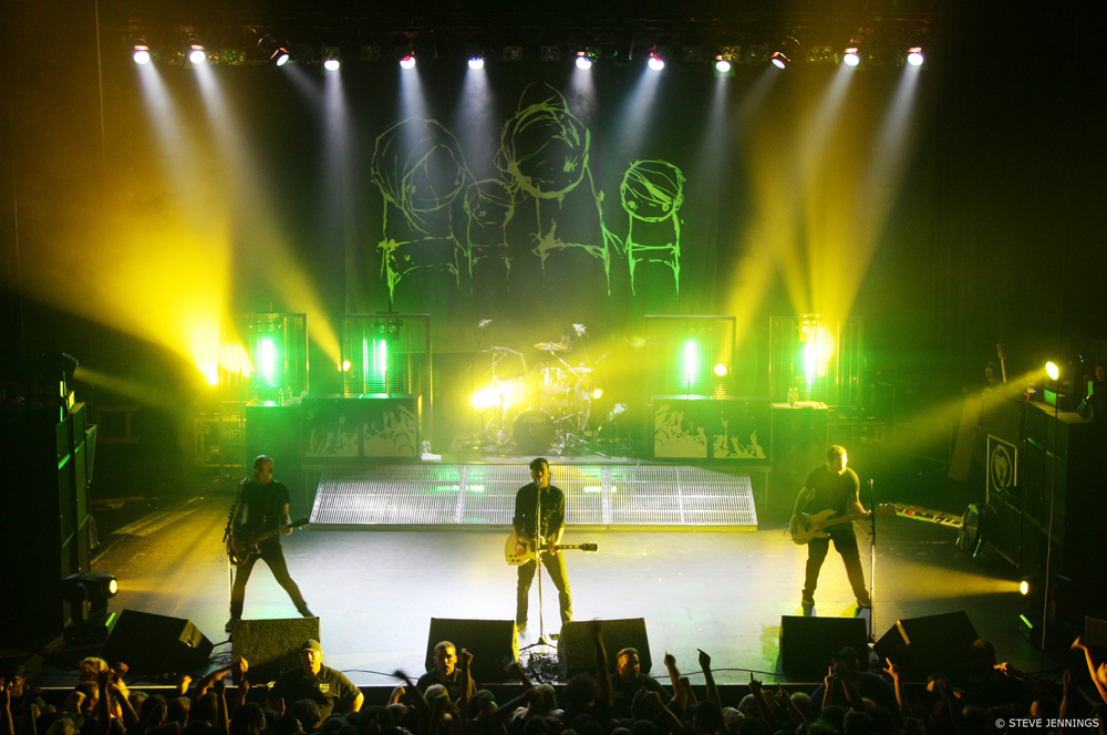Rise Against Tour with Stagebar 54™ Luminaires