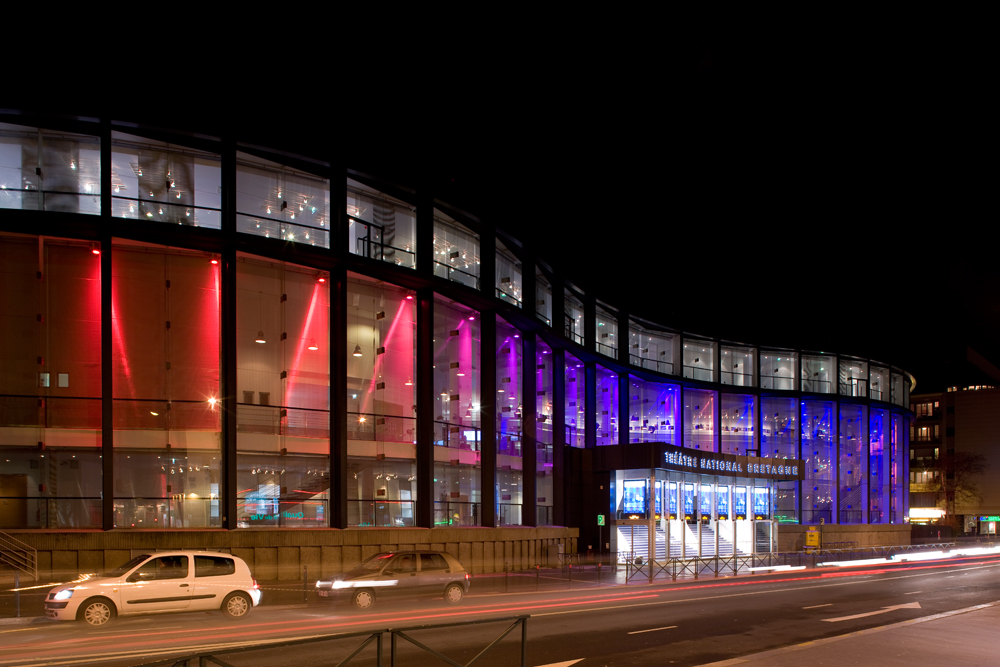 Martin Exterior 200 LED™ Debuts at Théâtre National de Bretagne