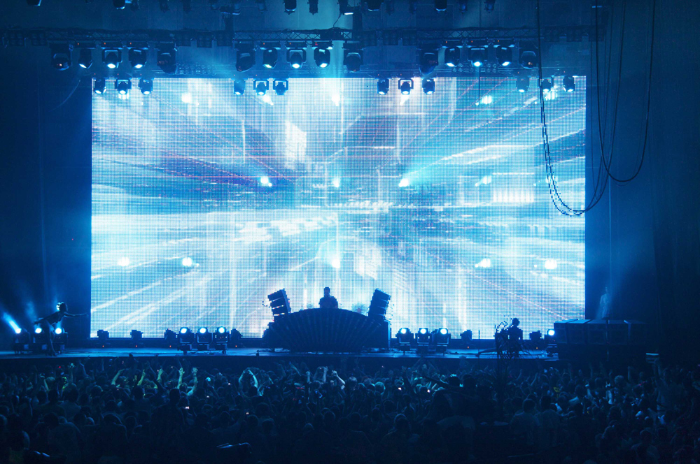 World’s Biggest Nightclub Features Martin LC Series™ Panels