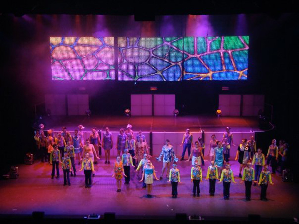Martin LC Series™ LED Panels Team with MAC Luminaires on UK Dance Show