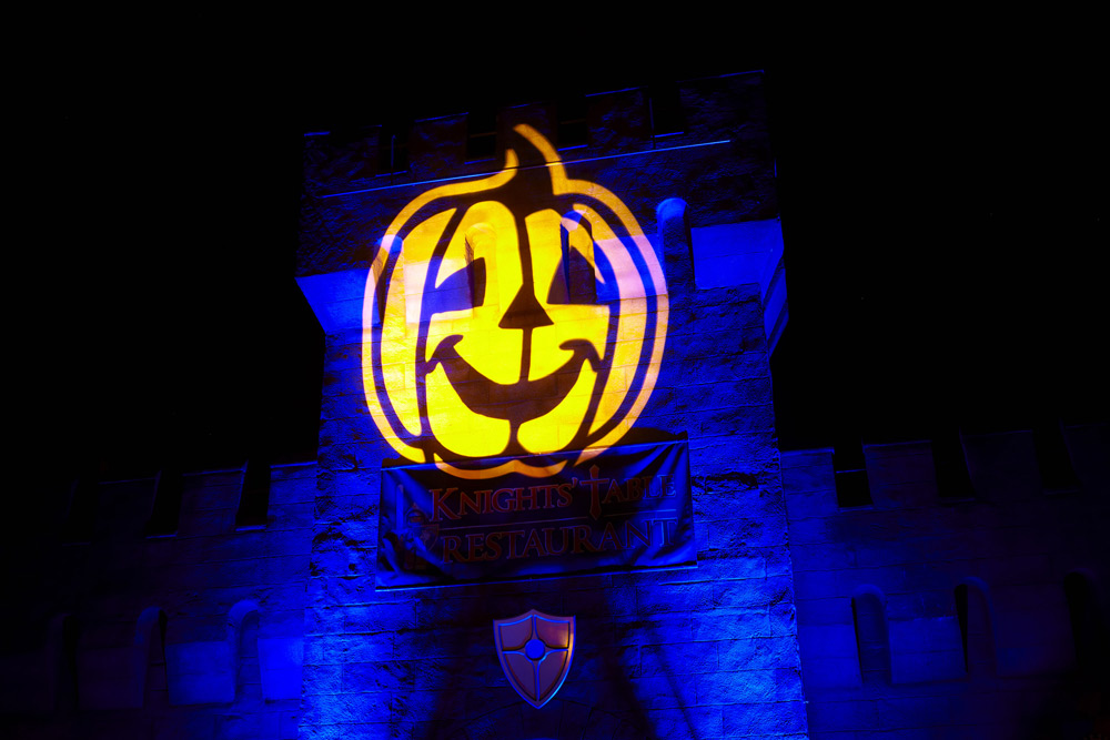 LEGOLAND Dresses Up for Halloween with Martin Exterior 400 Image Projector™
