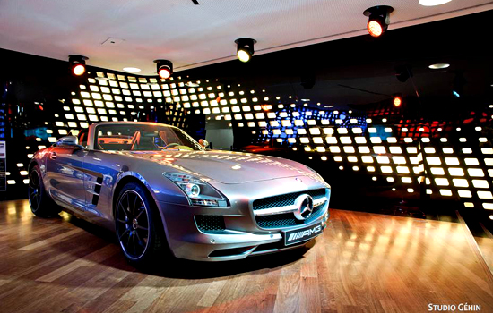 Martin Lights Mercedes-Benz Gallery: prestige at the heart of the Champs Elysées
