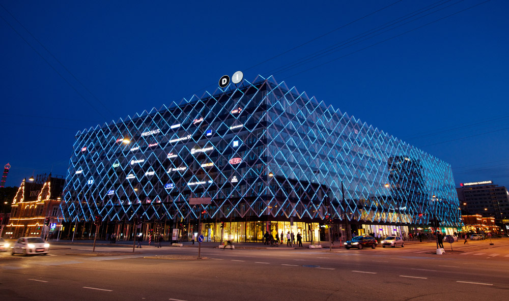 Dynamic Media Façade renews Confederation of Danish Industry in the Heart of Copenhagen