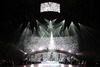 MAC Quantum Profile Fixtures adds a final touch to Enrique Iglesias’s Sex and Love Tour