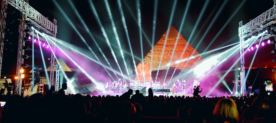 Martin Lighting Fixtures Shine on Yanni at the Great Pyramids of Egypt