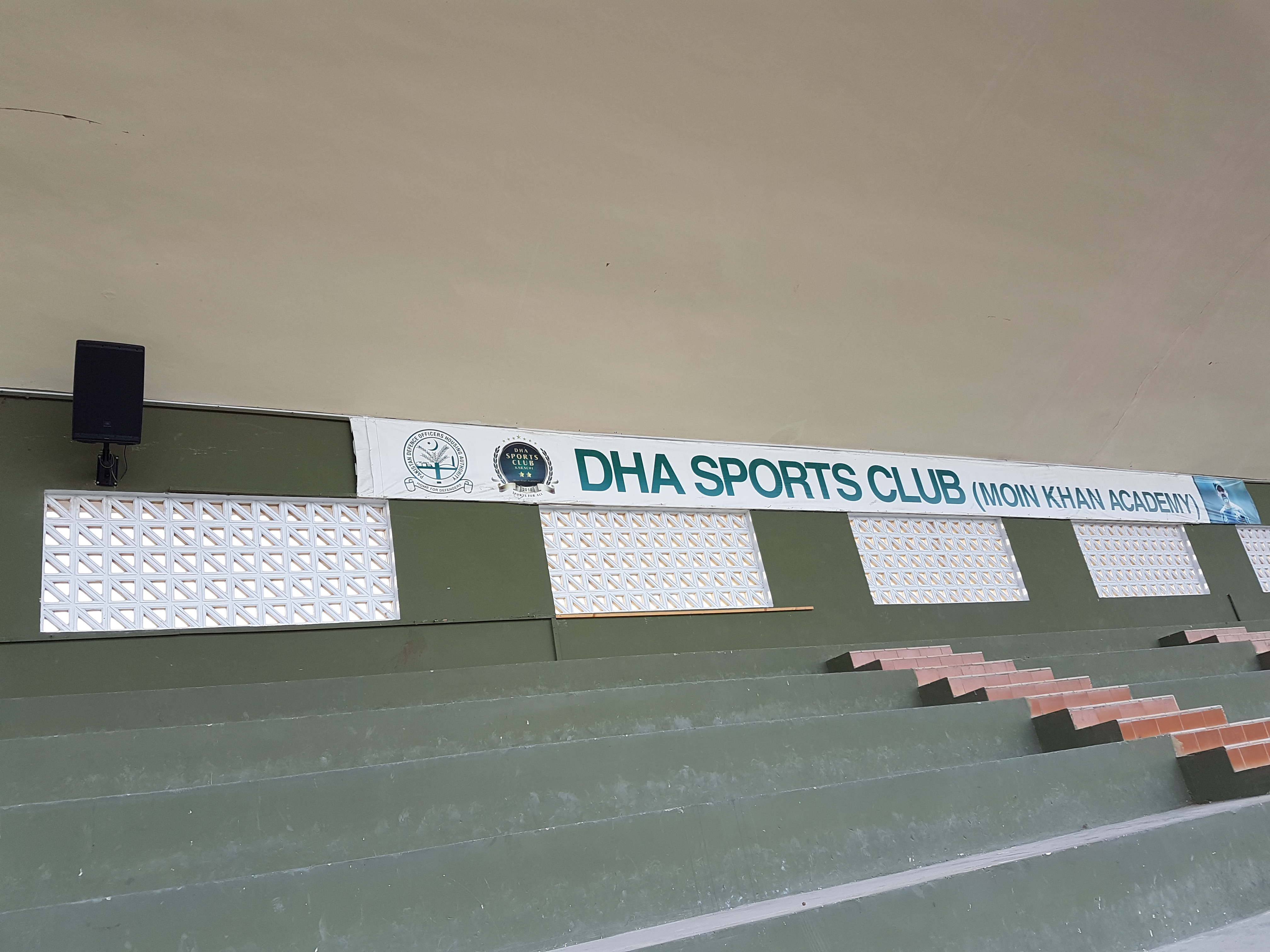 DHA 体育俱乐部使用 HARMAN 专业音视系统改造其体育场音响系统