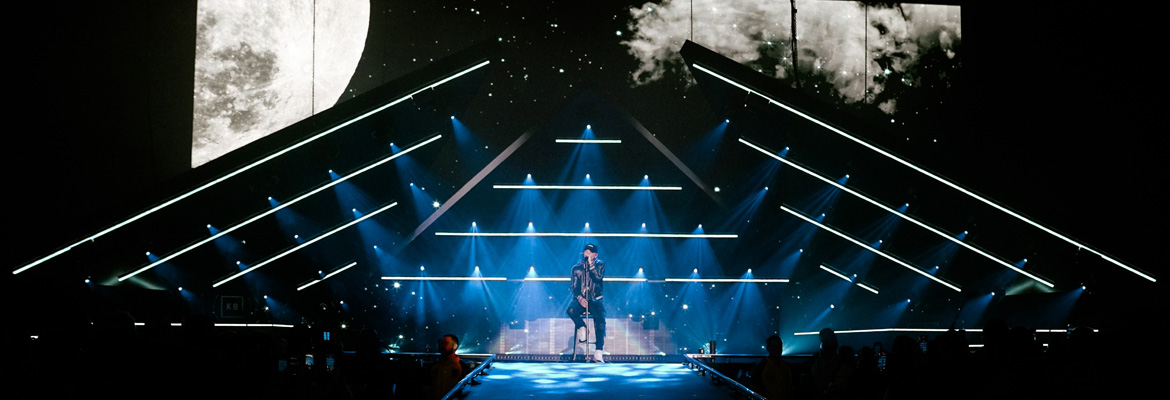 Kane Brown Hits the Road With Versatile, Next-Generation Martin Professional Lighting Solutions