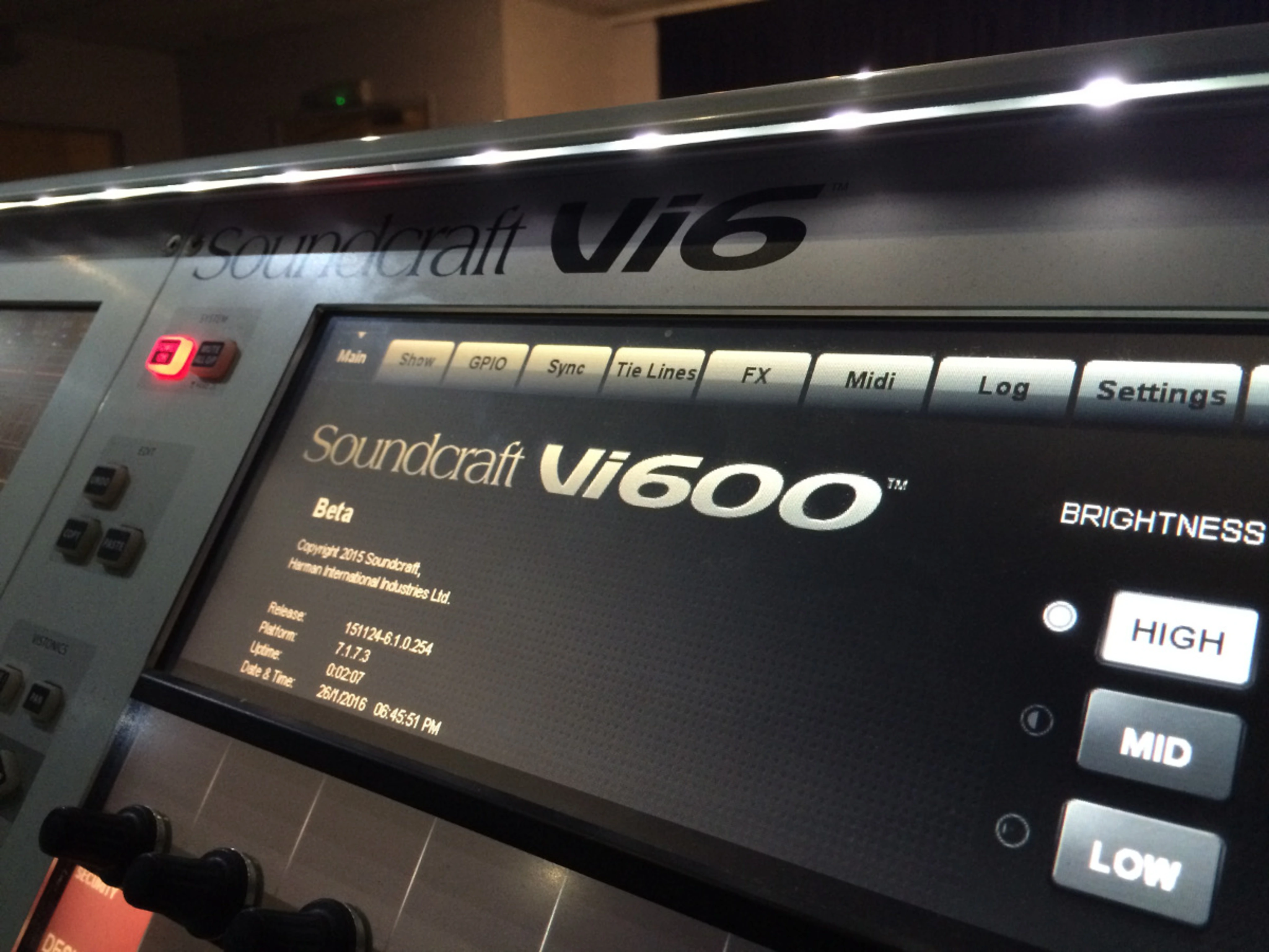 Vi400/600 Upgrade | Soundcraft - Professional Audio Mixers