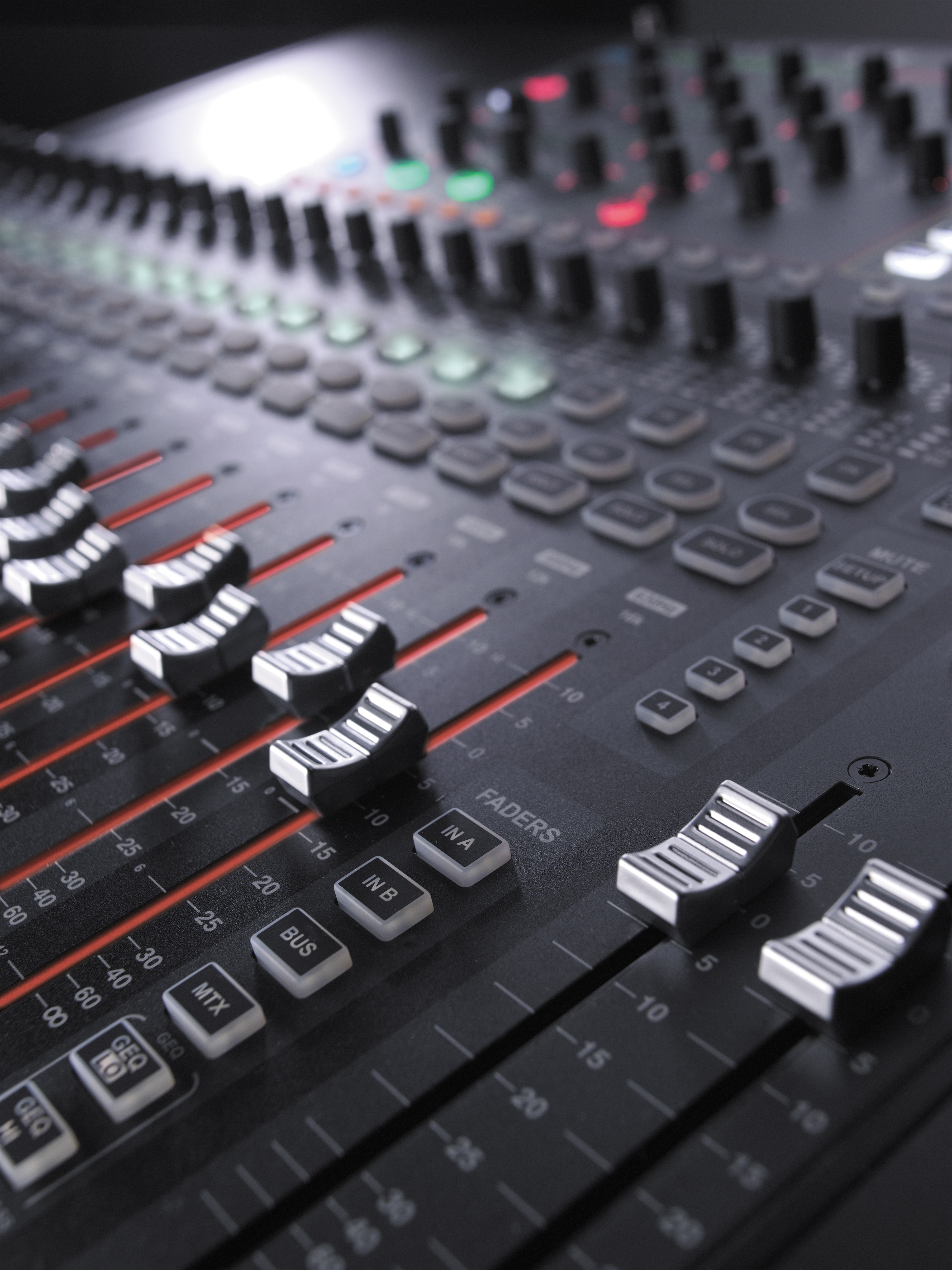 stramt Borger Produktion Si Compact 24 | Soundcraft - Professional Audio Mixers