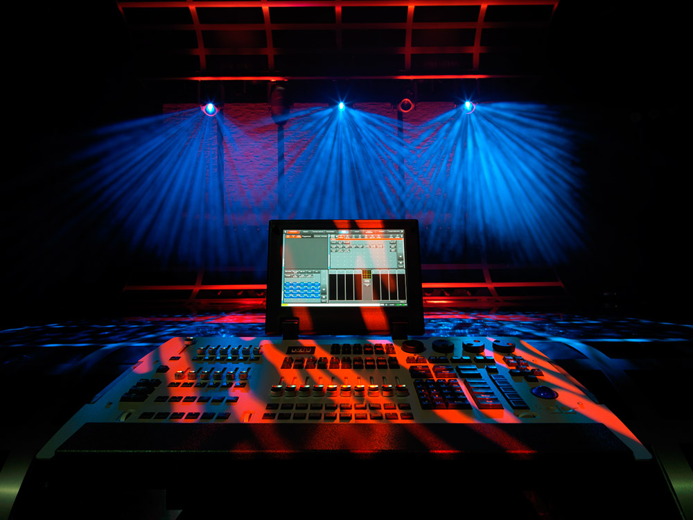 Martin shop lighting desk